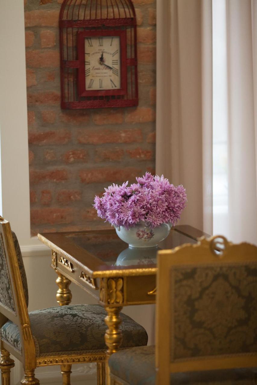 House By The Opera Apartamento Tbilisi Exterior foto